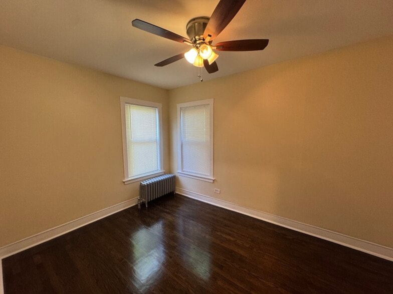 Building Photo - 2510 N LeClaire Ave