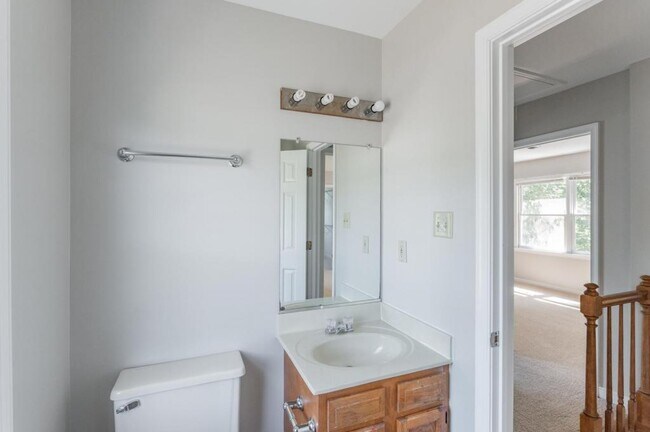 Building Photo - 8915 Castle Point Dr