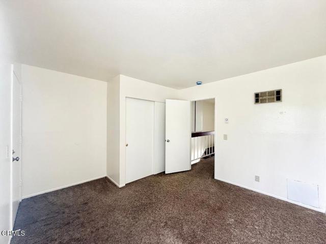 Building Photo - 263 S Ventura Rd
