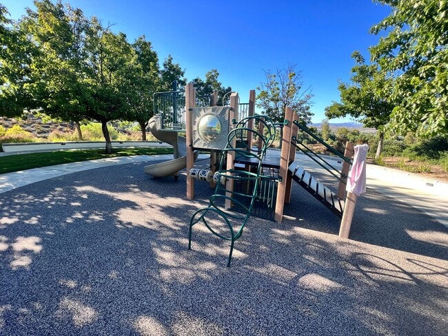 Building Photo - Woodland 3 Bedroom Home for Rent in Valencia!