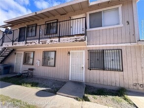 Building Photo - 4945 Kell Ln