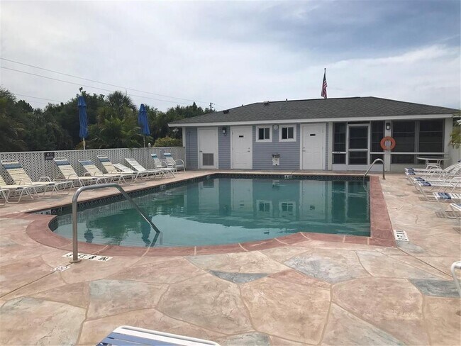 Building Photo - 3300 Loveland Blvd