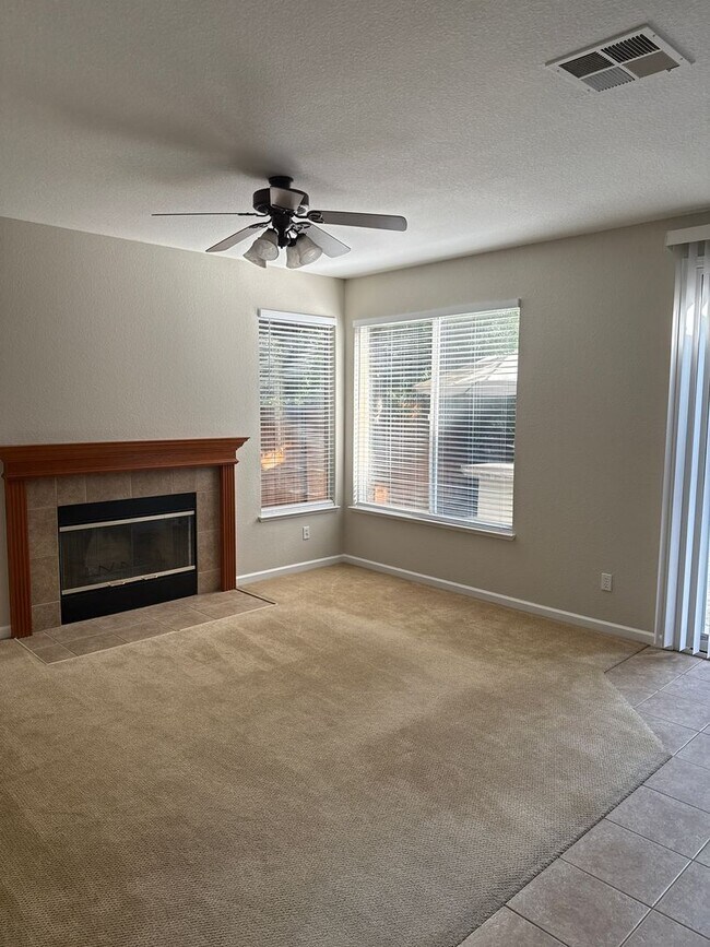 Building Photo - Everything you wanted