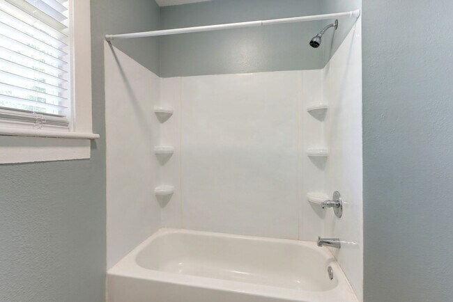 Building Photo - Four Bedroom - Two Bathroom - Single Famil...