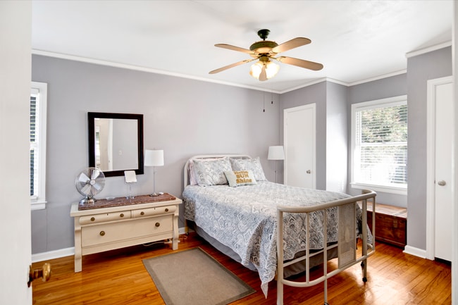 Building Photo - Vintage East Hill Mid-Century Home