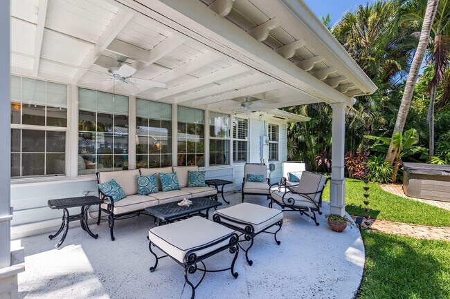 Building Photo - 210 Monceaux Rd