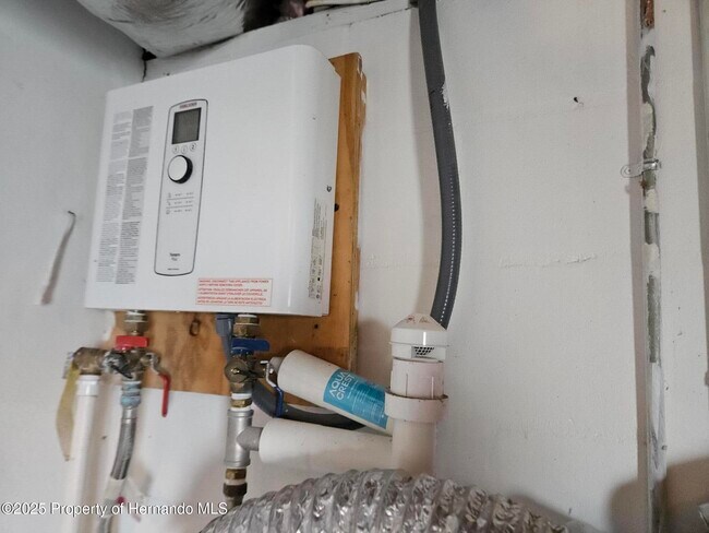 Building Photo - 13240 Starfish Dr