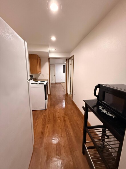 Kitchen View 4 - 1011 5th Ave SE