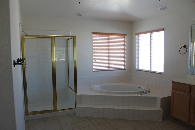 Building Photo - 255 Flirtation Ct