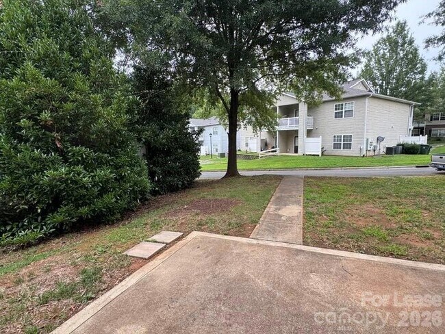 Building Photo - 21404 Aftonshire Dr