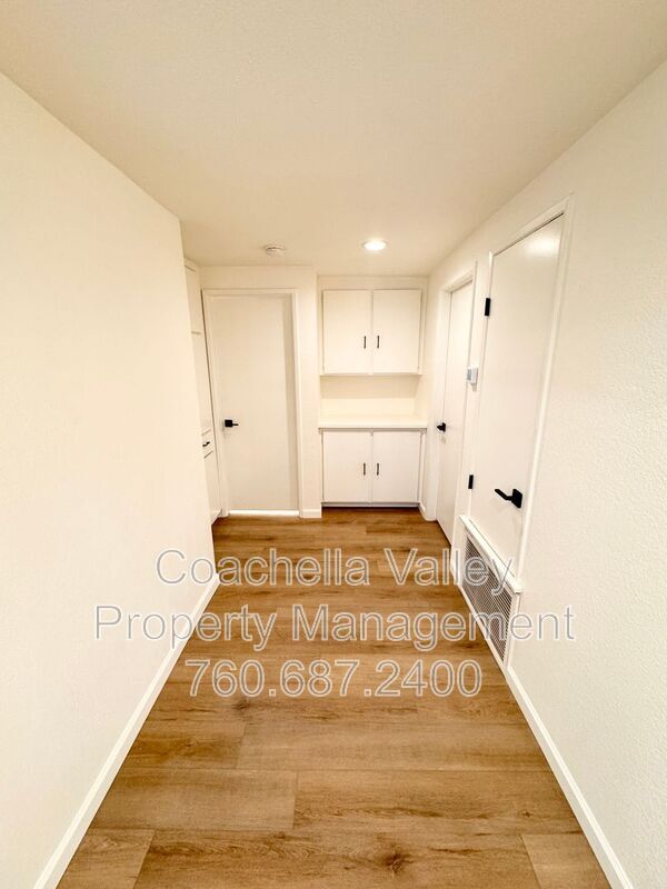 Building Photo - 41595 Navarre Ct