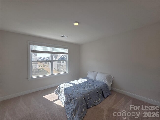 Building Photo - 2216 Skybrook Oaks Dr