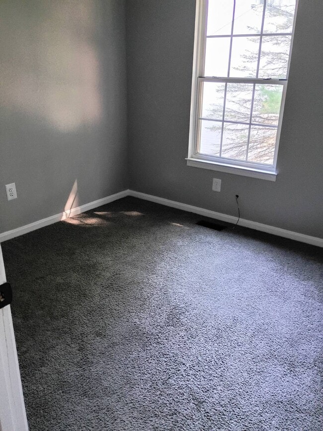 Building Photo - 8901 Harkate Way