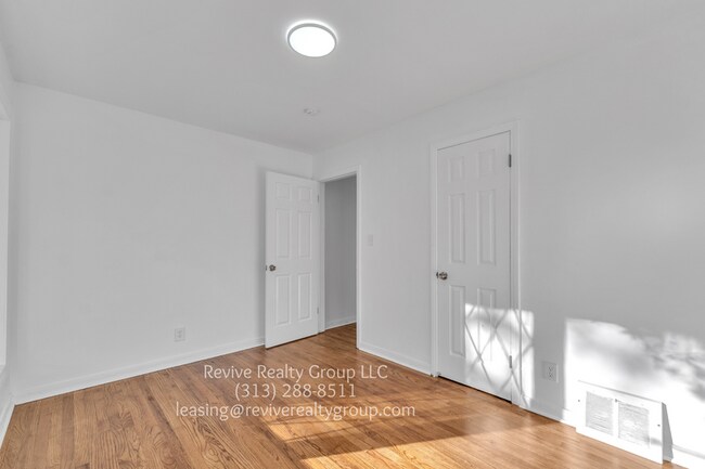 Building Photo - 4802 Niagara St