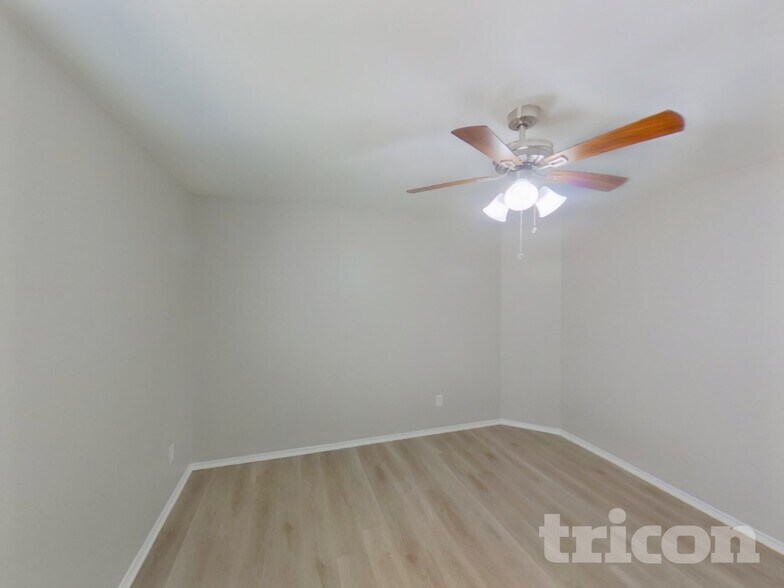 Building Photo - 50 Larkspur Dr