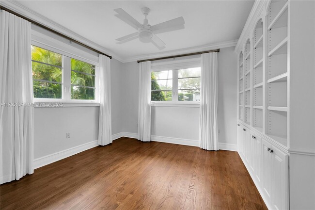 Building Photo - 1251 Anastasia Ave