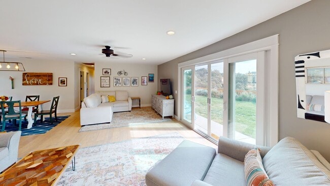 Building Photo - $500 off first month promotion, inquire for more information! Beautiful 4 Bedroom, 3 Bathroom Ata...