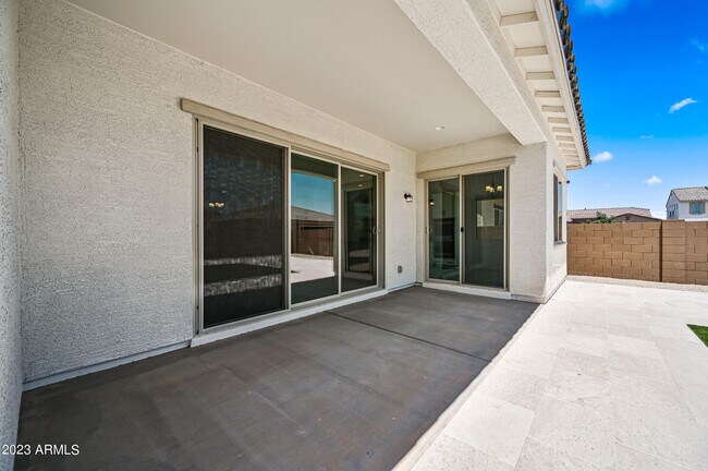 Building Photo - 8725 W Wagon Wheel Dr