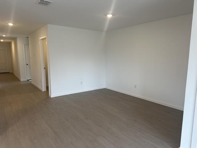 Building Photo - 1853 Ventasso Blvd