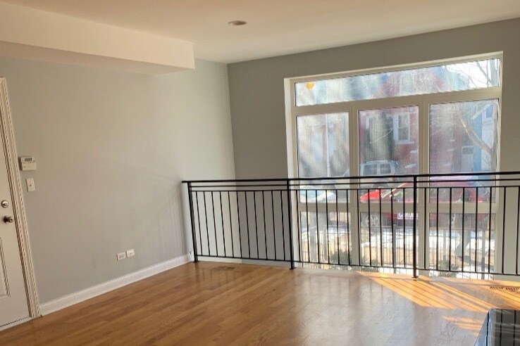 Upstairs - 2327 S Sawyer Ave