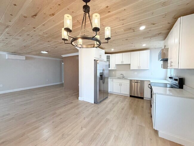 Building Photo - 3 1/2 Buffum St