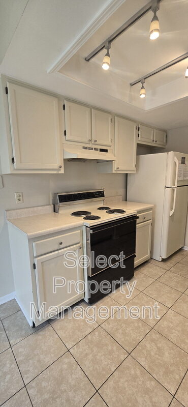 Building Photo - 6309 Sawmill Woods Dr