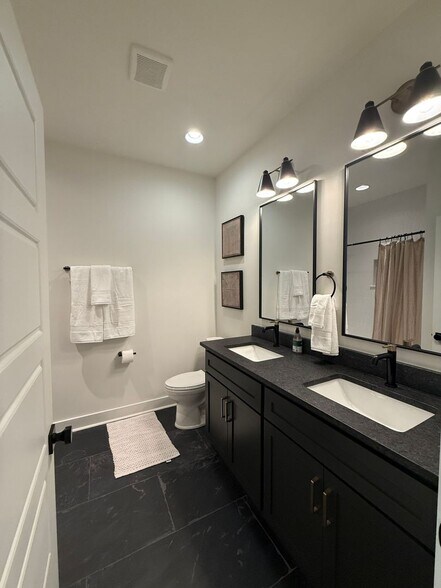 Building Photo - Awesome New Construction 5BR House Close t...