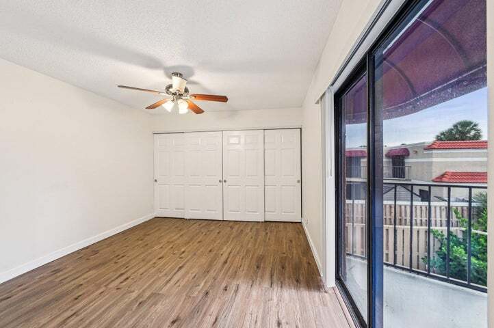 Building Photo - 4075 Village Dr