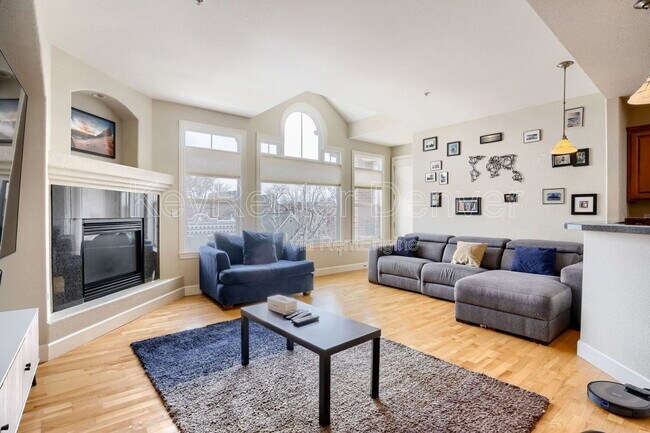 Building Photo - 1735 N Ogden St