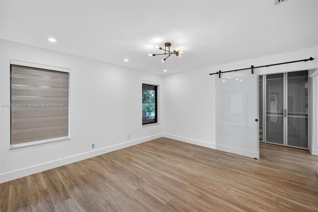 Building Photo - 1511 SW 30th Pl