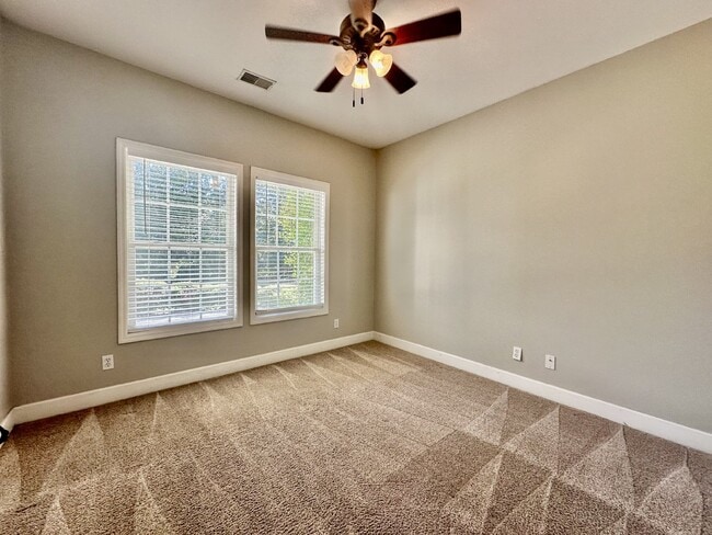 Building Photo - Spacious Home on a Large Lot in Grande Oaks!