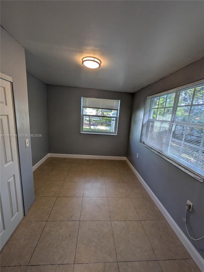 Building Photo - 5820 NW 14th Ct