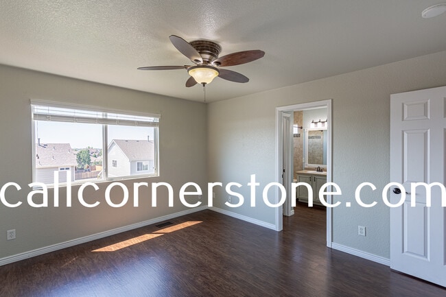 Building Photo - 4394 Crow Creek Dr