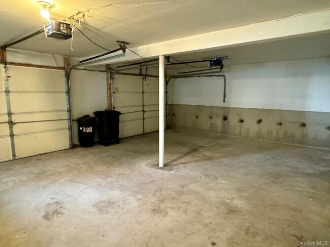 Building Photo - 18 Penny Ln