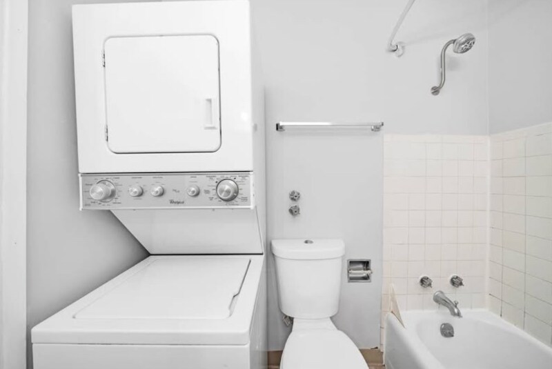 Building Photo - 177 SE 5th Ave