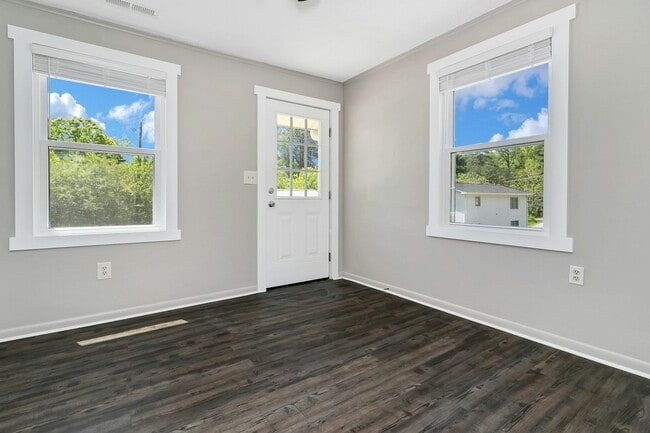 Building Photo - 8 Cobble Dr