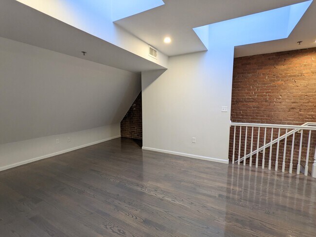 Building Photo - 1414 Beacon St