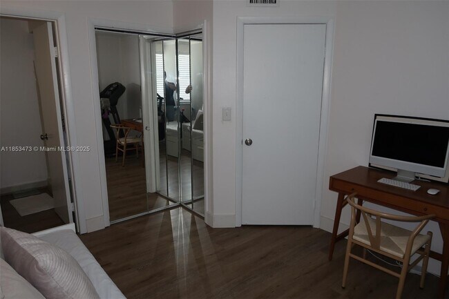 Building Photo - 4530 SW 68th Ct Cir