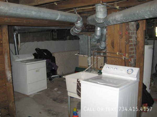 Building Photo - 936 Mary St