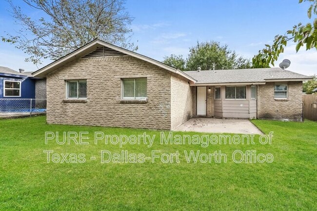 Building Photo - 1811 E Timberview Ln