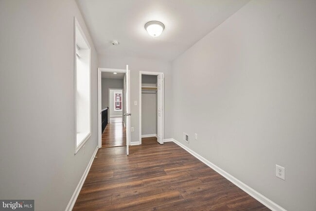 Building Photo - 420 N Collington Ave