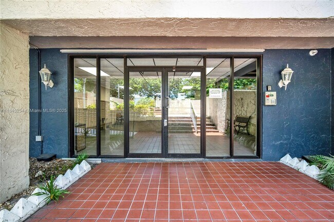Building Photo - 16750 NE 10th Ave