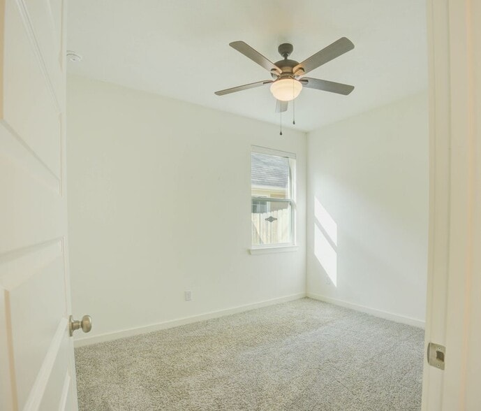 Building Photo - 2206 Hall of Fame Ct