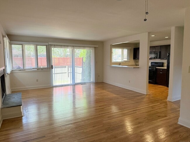 Building Photo - 116 Montoya Dr