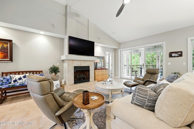 Building Photo - 330 N Shore Cir