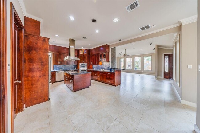 Building Photo - 11503 Lakeside Pl Dr
