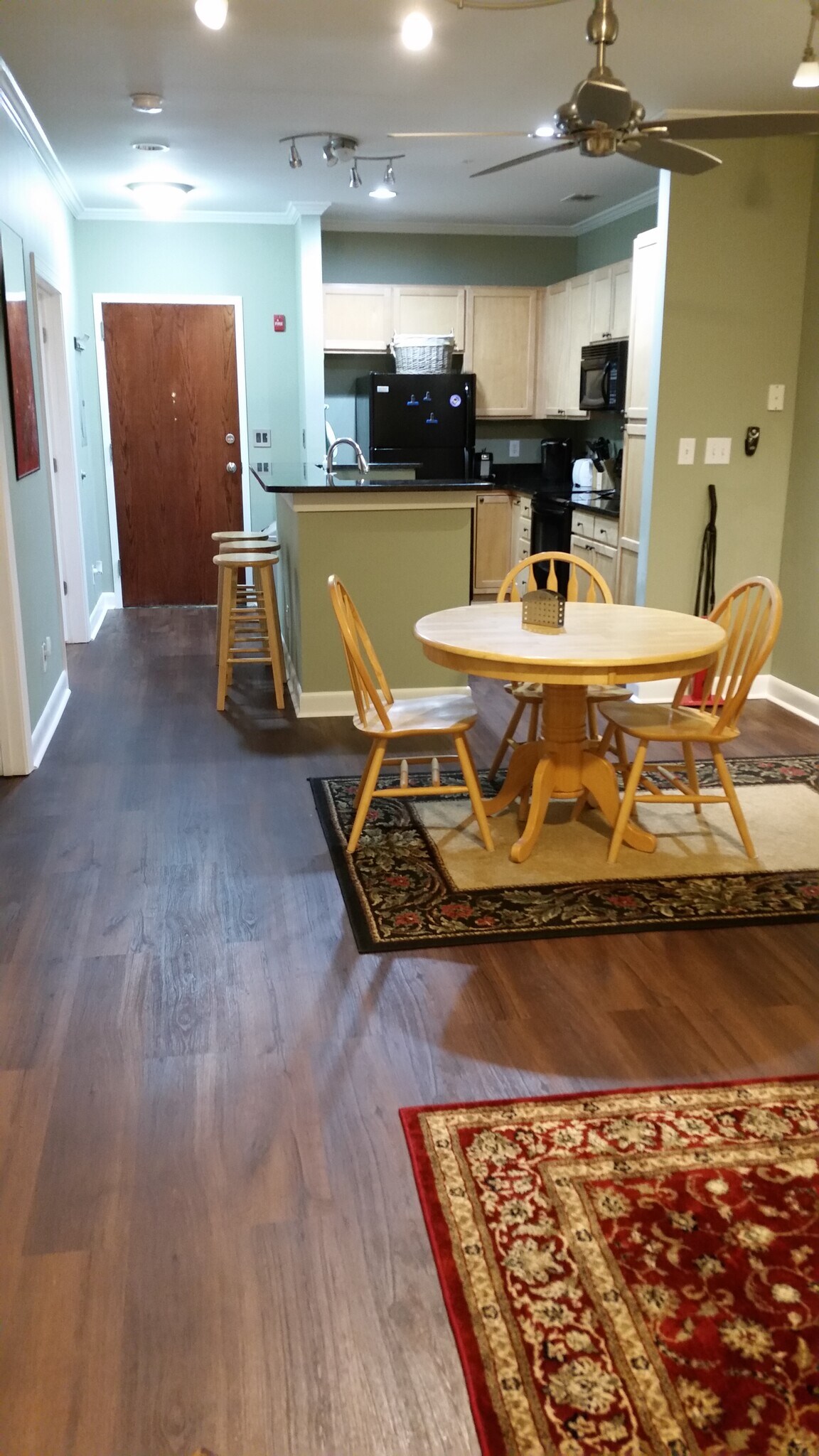 Building Photo - 411 W Washington St