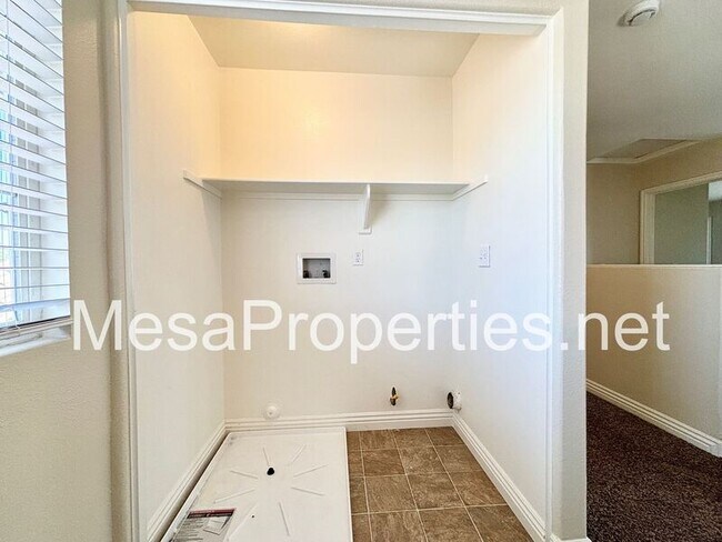 Building Photo - 15091 Brown Ln