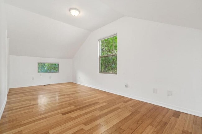 Building Photo - 751 N Garfield Ave