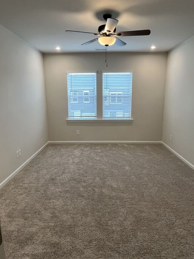 Building Photo - Newer 3 Bed Townhome in North Charlotte Area